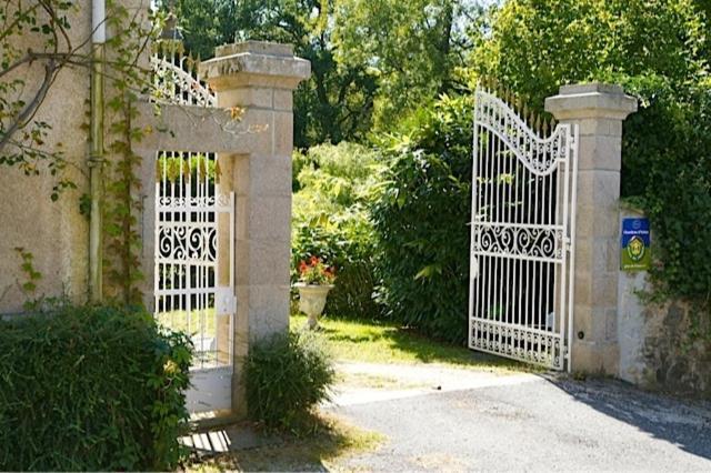 Domaine De La Dame De Lauriere Bed and Breakfast Solignac Exterior foto